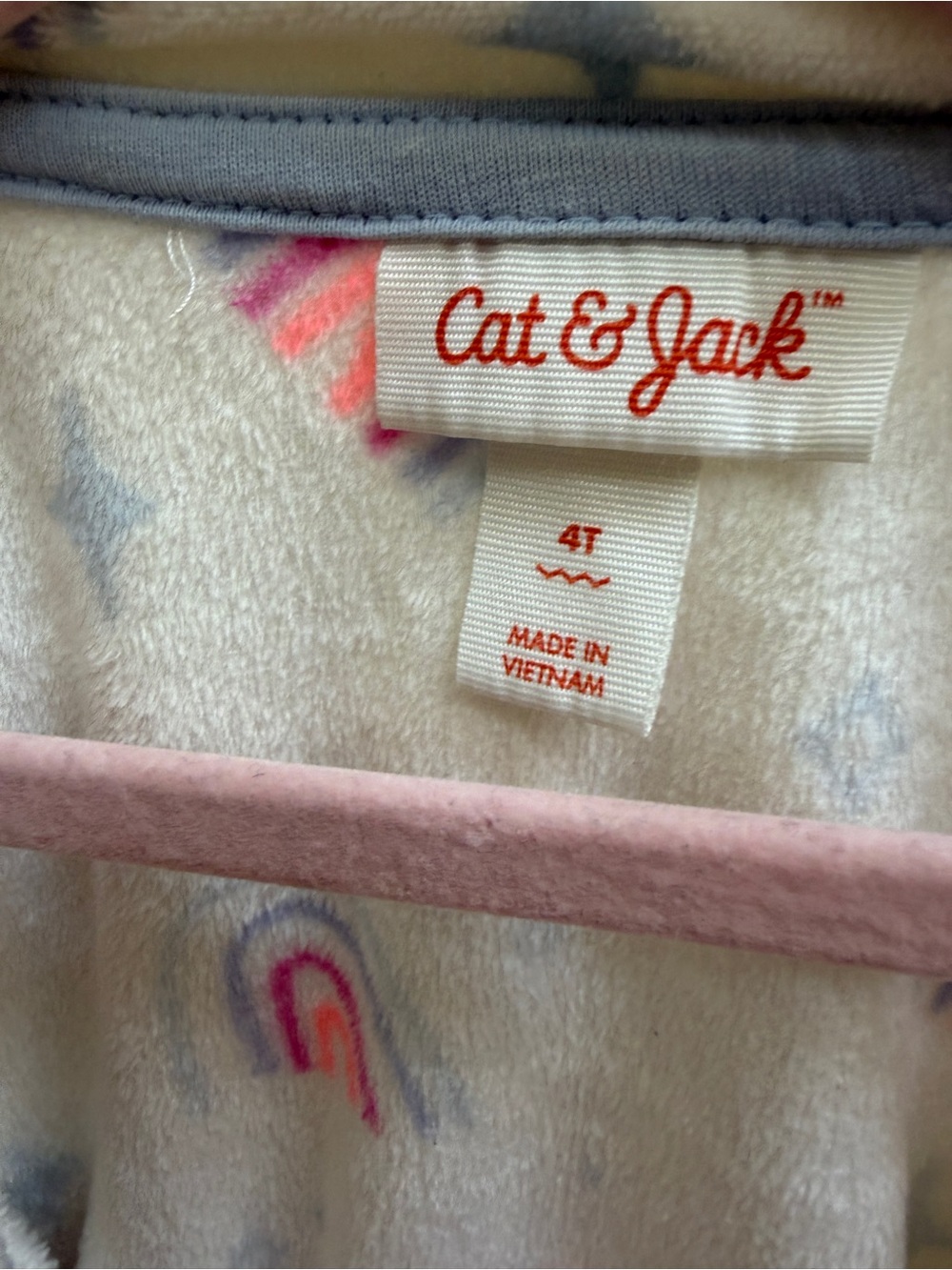 NWOT Cat & Jack 4T Cream Pullover Sweatshirt Sweater Top Shirt Pink Blue Rainbow - Picture 3 of 4